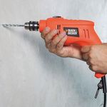 Taladro-percutor-3-8--550W-1-velocidad-B-D-TB550-B3
